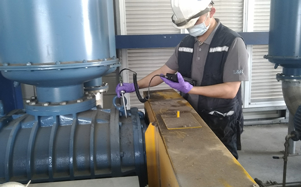 SSR三葉羅茨91AV手机看片：高效節能，品質之選——谘詢報價，請找上海91看片在线网站機械工程有限公司